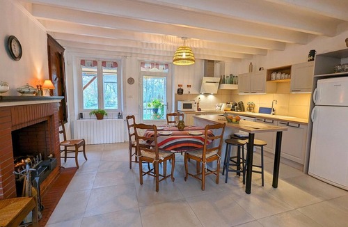 Saint-Mary Cottage | Charming Riverside Moulin: 7 Bedrooms, Vintage Decor, Family-Friendly, Private Garden, Pets Welcome