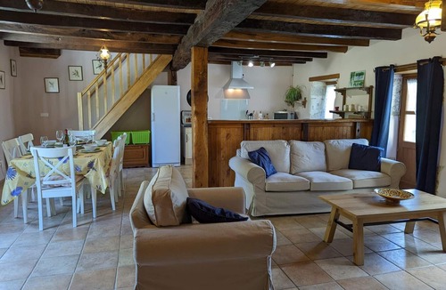 Massignac Cottage | Charming, Spacious Home with Garden, WiFi, and Modern Amenities, Near Domaine des Étangs
