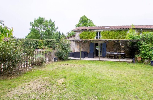 Mareuil en Perigord Cottage | Charming Stone House with Heated Pool and Garden in Perigord Countryside