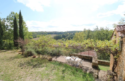 Pays-de-Belves House | Charming stone cottage with private pool in a calm and green setting
