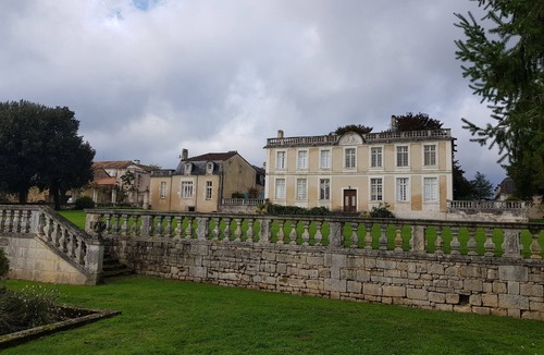 Charras Apartment | Chateau de Charras -2 bedroom holiday apartment