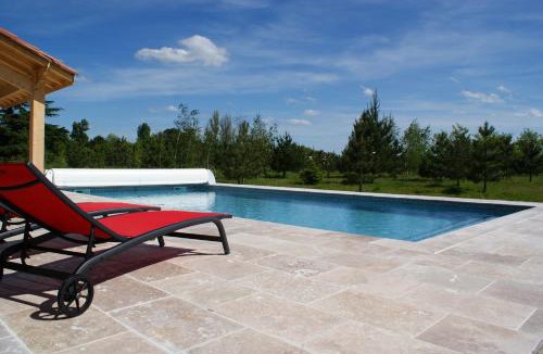 Gontaud Apartment | Chateau De Grenier Apartment