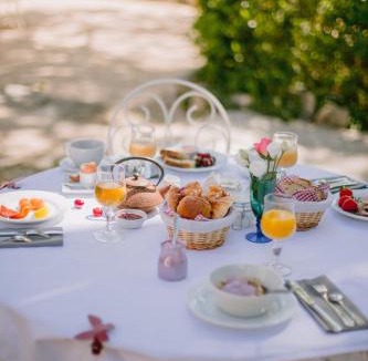 Sauveterre Hotel | Chateau de Varenne