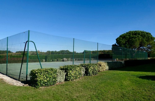 Riocaud House | Chateau Des Egrons; Elegant and Magical with Tennis Court and Heated Pool