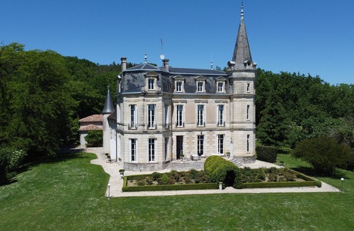 Clairac House | Château LENA private chateau with panoramic views, stunning park and pool!