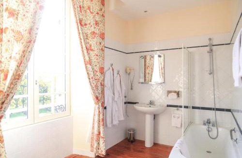 Tresses Bed & Breakfast | Chateau Sénailhac