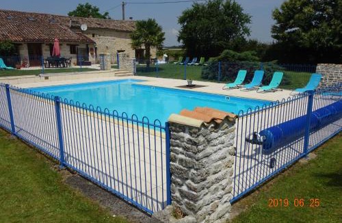 Sauze-Vaussais Bed & Breakfast | Chatenet