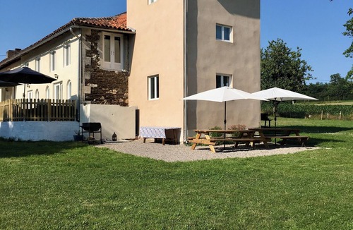 Charente Limousine House | Chez Broche Private Lake & Pool