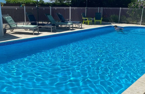 Saint-Simon-de-Bordes House | Chez Desire (EI) our Peaceful, cosy 2 bedroom gite, with private heated pool!
