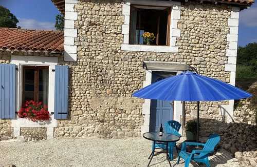 Courgeac Villa | Chez Goret Gites - Gite Skippy Couples only