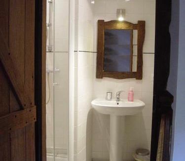 Lathus-Saint-Remy House | Chez Tartaud