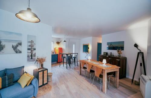 Maubuisson House | Chic Retreat by the Dunes