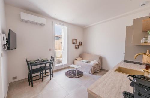 Chateauneuf-les-Martigues Apartment | Chic T2 climatisé proche plages