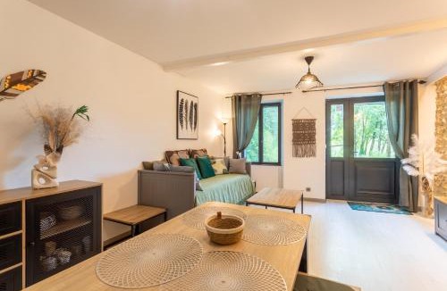 Monein House | Cholena - Domaine Helaku, Monein