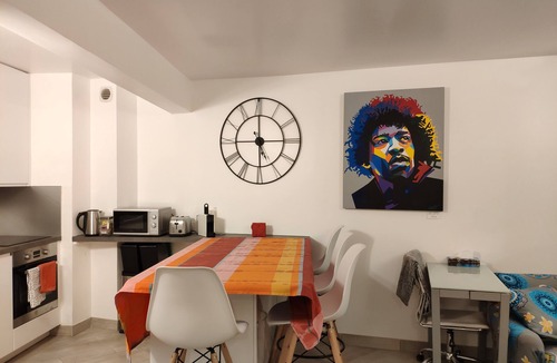 Couronne Urbaine Apartment | Classy 4-star 2-bedroom apartment in the center of Aix with parking and terrace