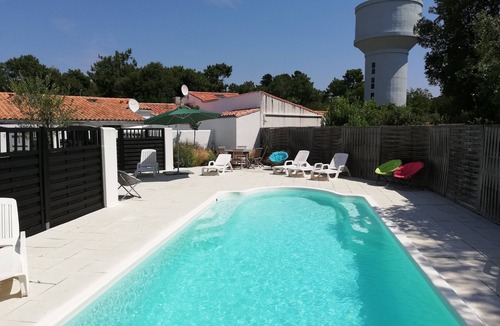 Rivedoux-Plage Cottage | CLOS DES PINS *, Pavilion for 4 people, in the heart of the pine forest, heated swimming pool