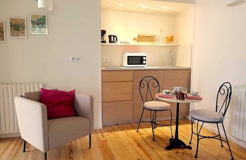 Jurancon Apartment | Clos Mirabel, The Loft Apartment - Sleeps 4/5 - Open all year round