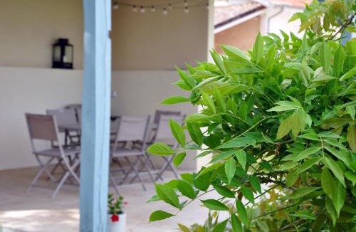 Saint-Pierre-d'Aurillac House | CLOS SAINT SAUVEUR - guesthouse au coeur des vignes sur le coteau