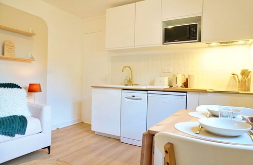 Bielle Apartment | Cocon Biellois: vue Montagnes, Parking & Piscine