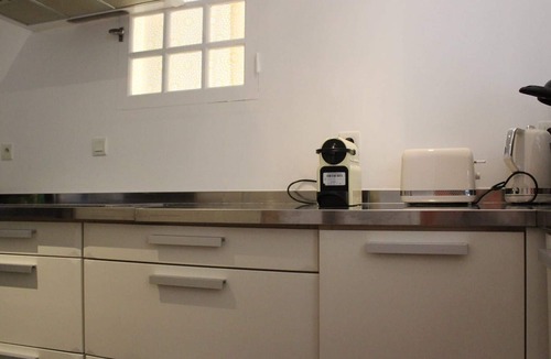 La Rochelle City Centre Apartment | Colorful 3-room apartment, sleeps 6, La Rochelle center