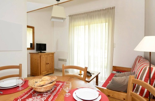 Montignac Apartment | Colorful home in a castle-rich setting in Périgord