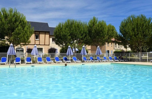 Montignac Apartment | Colorful home in a castle-rich setting in Périgord