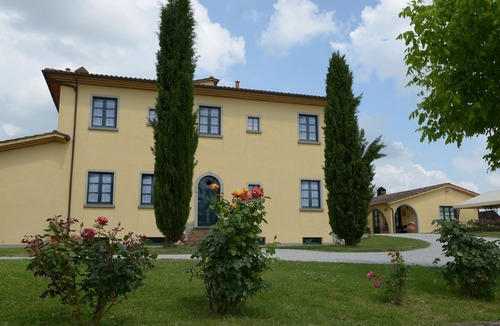 Stabbia Apartment | COLORINO APARTMENT on two floors BEDROOMS-KITCHEN-LIVING ROOM-AIR CONDITIONING