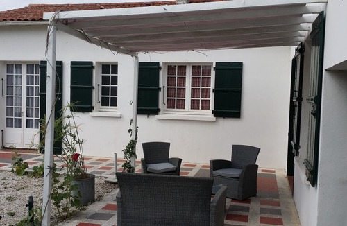 Saint-Clement-des-Baleines House | Comfortable villa, space, nature, enclosed garden, 100m beach and village