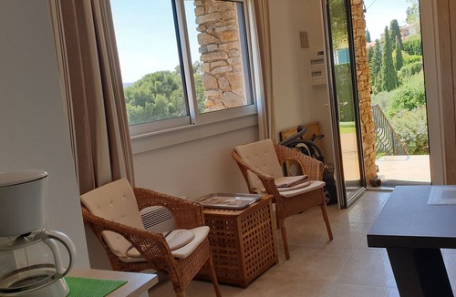 Le Lavandou Apartment | Comfortable 3-star apartment 300 m from Le Lavandou beach