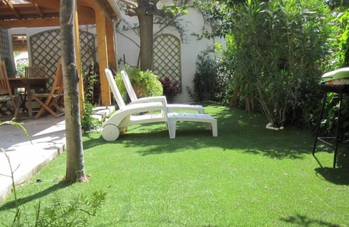 Hyeres City Centre Apartment | Comfortable apartment/villa on the ground floor of a 2-storey house