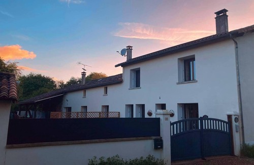 Maire-Levescault Cottage | Comfortable cottage - Perfect for couples and travellers