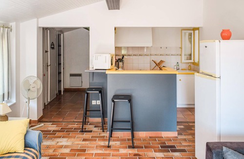 Navarrenx House | Comfortable cottage with large outdoor pool and views of the Pyrenees.