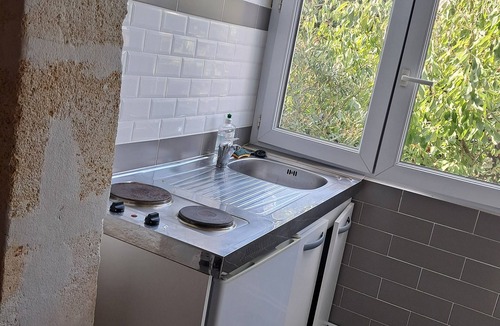 Nansouty-Saint-Genes Apartment | Comfortable studio