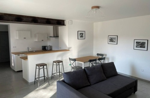 Courthezon Apartment | Comfortable T3 apartment in mas provençal near the countryside