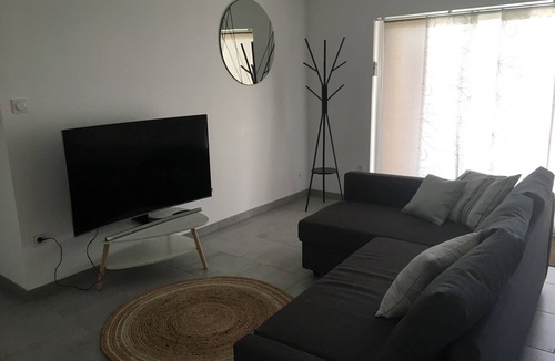 Courthezon Apartment | Comfortable T3 apartment in mas provençal near the countryside