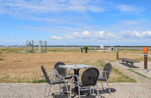 Port-des-Barques House | Compact and familiar vacation home with pool.