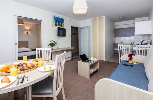 La Rochelle Condo | Condo ∙ 1 bedroom ∙ 5 guests