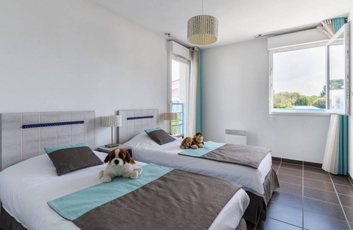 Saint-Palais-sur-Mer Condo | Condo ∙ 2 bedrooms ∙ 6 guests