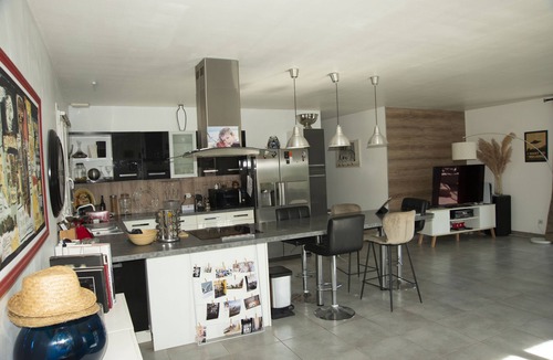 La Crau Villa | Contemporary villa in a quiet location with breathtaking views, swimming pool and not overlooked.