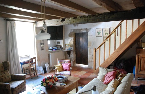 Lusignac Other | Cool family farm house overlooking a valley. Pet allowed.