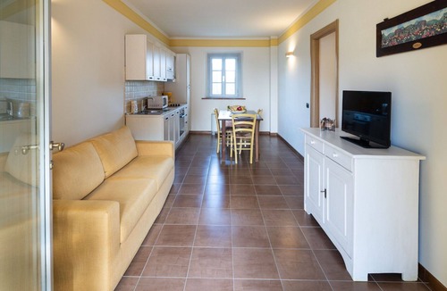 Larciano House | Cosy apartment in villa for 4 guests with pool, A/C, WIFI and TV