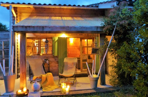 Biganos Ski Chalet | Cosy atypical air-conditioned chalet on the port side near the swimming pool with free access to the beach