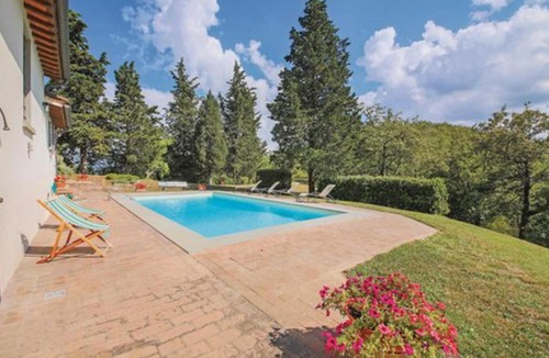 Borgo San Lorenzo House | Cosy Holiday Home in Borgo San Lorenzo with Swimming Pool