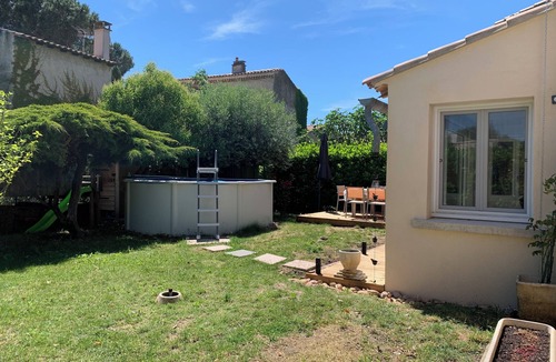 Le Pontet House | Cosy house in peaceful setting 10 minutes from Avignon