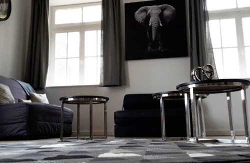 Clairac Apartment | Cottage 2-5 pers in the outbuildings of Château Marith (Pool, restaurant .)