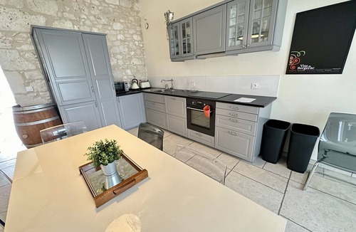 Thenac Cottage | Cottage for 8 persons in the heart of a vineyard at Thenac, Dordogne