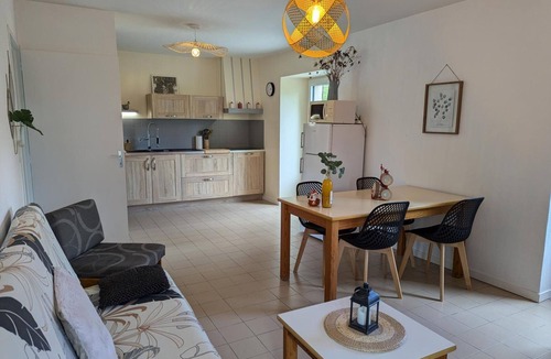 Saint-Maurice-des-Lions Cottage | Cottage at the Mill: modern comfort with terrace and WIFI