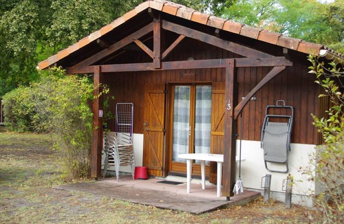 Noaillan Ski Chalet | Cottage in a natural setting by the river