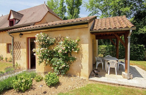 Vezac Apartment | Cottage in Vézac with Pool & River Nearby