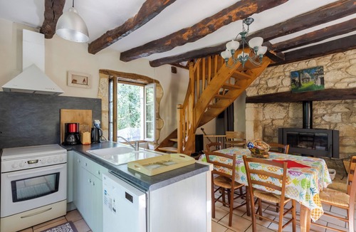 Cenac-et-Saint-Julien Cottage | Cottage 'La Maison De Tine' with Shared Pool, Private Garden and Wi-Fi